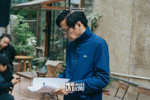 "Nhà mình lạ lắm!" còn có sự tham gia của NSND Trung Anh.