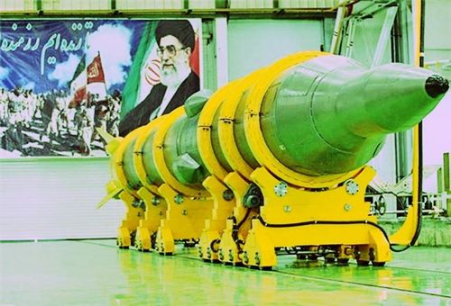 Nhưng trong trường hợp này, theo đặc điểm vũ khí mới được công bố tại Tehran, tốc độ tối đa của tên lửa siêu thanh Iran vượt rất xa so với Kinzhal và Zircon được Nga chế tạo.