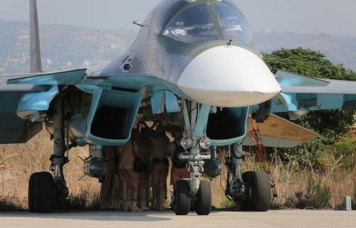 "Chúng tôi đã mô tả hiệu suất chết người của Su-34, khả năng thay đổi nhiệm vụ của máy bay chiến đấu này khiến nó giống như một con tắc kè hoa, đây là một lợi thế mà các quốc gia khác không có" , ông Osborn nói thêm.