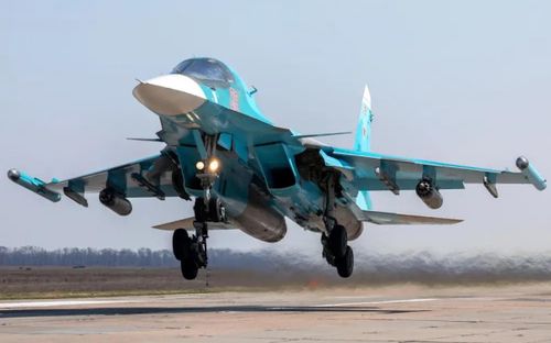 Nếu bị một chiếc tiêm kích như F-16 tấn công vào thời điểm "bụng" của chiếc máy bay ném bom đang căng đầy, sẽ xảy ra những vụ nổ lớn, cả trên không và dưới mặt đất.