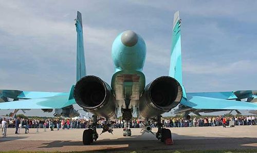 Mỹ không có sản phẩm tương đương Su-34, khi B-1, B-2 và B-52 là những chiếc máy bay ném bom thuần túy, chúng không thể tự hào về hiệu suất của một máy bay chiến đấu dạng tiêm kích.