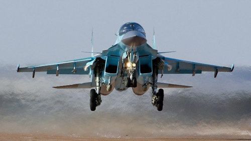 Su-34 có thể chiến đấu trong mọi trận chiến - không đối không và không đối đất. Mặc dù không nhanh và cơ động như một tiêm kích đích thực, nhưng tốc độ Mach 1,8 cho phép nó nhanh chóng chuyển từ nhiệm vụ này sang nhiệm vụ khác.