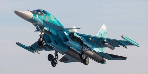 Như đã đề cập, trọng lượng cất cánh tối đa của Su-34 là 45 tấn, trong khi máy bay ném bom chiến lược của Nga, điển hình như Tu-160 có thông số tương tự lên tới mức 181 tấn.