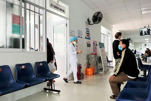 Nhiều bệnh viện, trung tâm y tế trên địa bàn tỉnh Quảng Nam đang thiếu thuốc phục vụ khám chữa bệnh. 