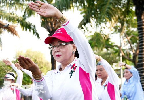 Tập dưỡng sinh mỗi sáng nâng cao sức khỏe, giảm được nhiều bệnh. Trong ảnh: Một nhóm người cao tuổi tập dưỡng sinh buổi sáng tại công viên Nguyễn Văn Trị (TP.Biên Hòa). Ảnh: Huy Nguyễn