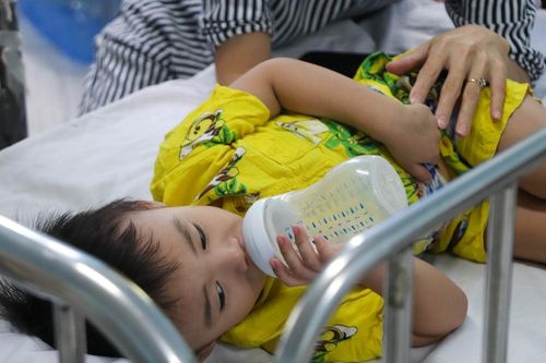 Bé Suboi từng phải vào phòng cấp cứu vì biến chứng tay chân miệng. Ảnh: Linh Thùy.