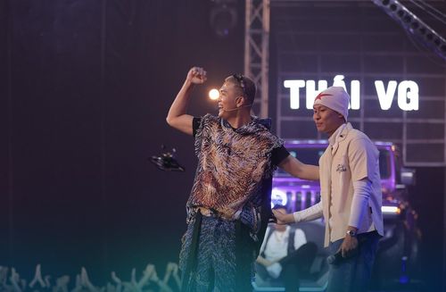 Hurrykng tên thật Phạm Bảo Khang, sinh năm 1999. Ở Rap Việt tập 3, đồng đội HIEUTHUHAI có 72% bình chọn từ khán giả và được 3 huấn luyện viên B Ray, Big Daddy, Andree Right Hand đạp nút.