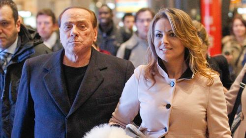 Ông Berlusconi sinh năm 1936, ông làm về lĩnh vực bất động sản và truyền thông trước khi bước chân vào chính trị..
