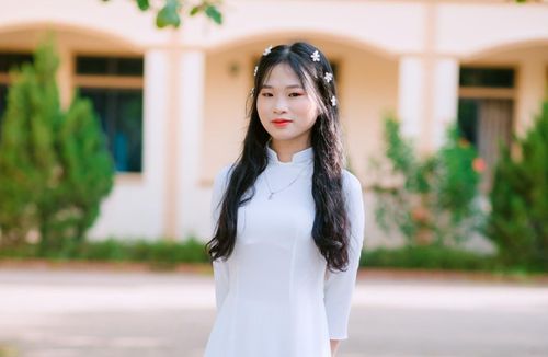  Trà Mi là á khoa khối C toàn quốc năm 2022. Ảnh: NVCC. 
