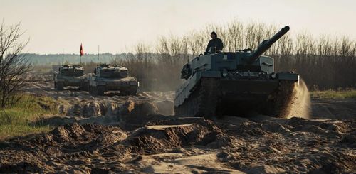 Ukraine triển khai huấn luyện với xe tăng Leopard 2 ngày 14/5. (Ảnh: Getty)