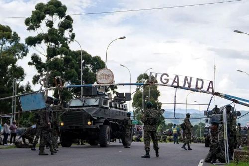 Lực lượng vũ trang tại biên giới Uganda - Congo. Ảnh: Glody Murhabazi/Agence France-Presse — Getty Images