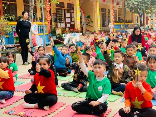 Kinh tế phát triển là bệ đỡ chất lượng giáo dục từng bước được nâng lên.
