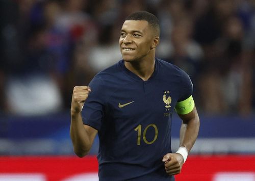 Đây cũng là bàn thắng thứ 54 trong cả mùa giải của Mbappe trong màu áo ĐTQG và CLB, qua đó giúp anh vượt qua thành tích của huyền thoại Just Fontaine, ở mùa giải 1957/58