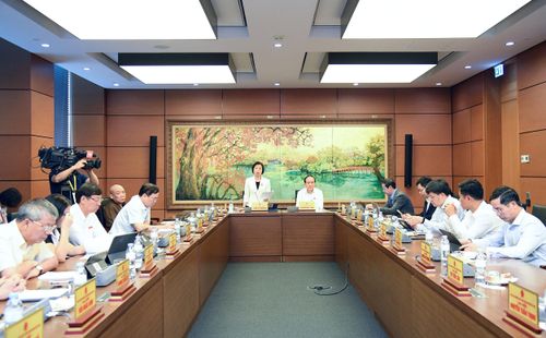 Quang cảnh buổi thảo luận tổ