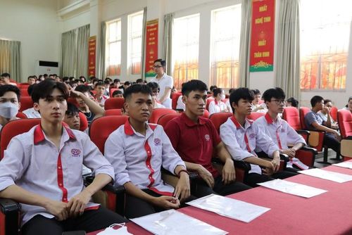 Học sinh khối 12 Trường Cao đẳng Công nghệ cao Hà Nội sẵn sàng bước vào kỳ thi tốt nghiệp THPT năm 2023.