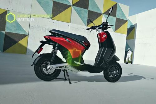 Các trang bị khác trên Piaggio 1 2023 vẫn bao gồm hệ thống chiếu sáng công nghệ LED trên toàn thân xe giúp tiết kiệm năng lượng và bền bỉ hơn.