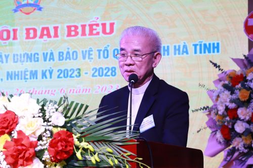 Linh mục Trần Xuân Mạnh, Phó Chủ tịch không chuyên trách UBTƯ MTTQ Việt Nam, Chủ tịch Ủy ban ĐKCG Việt Nam phát biểu tại đại hội.