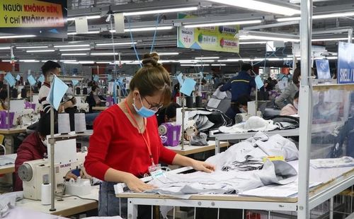 Đẩy mạnh phát triển kinh tế xã hội liên vùng.