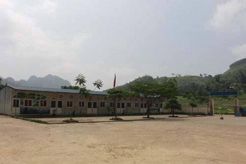 Đẩy mạnh tuyên truyền, giáo dục, nâng cao nhận thức và trách nhiệm về công tác giảm nghèo.