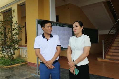 Cô Hà Thị Hải Yến, hiệu trưởng trường PTDTNT THPT tỉnh Tuyên Quang
