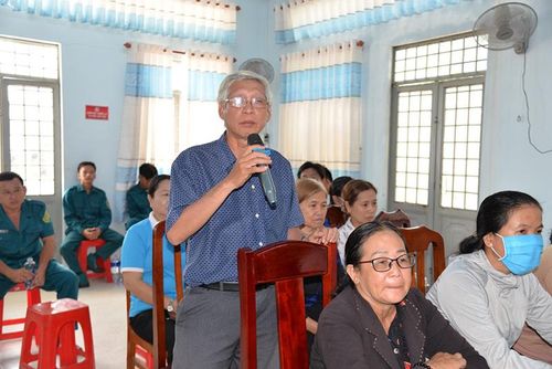 Cử tri phường An Lộc, TP Hồng Ngự gửi gắm ý kiến tại buổi tiếp xúc cử tri