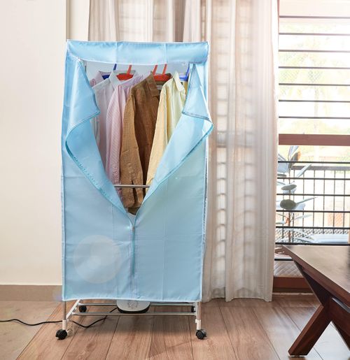 Tủ sấy quần áo được nhiều gia đình lựa chọn bởi giá thành rẻ, dễ sử dụng và có thể gấp gọn tiện lợi. Ảnh: Amazon.
