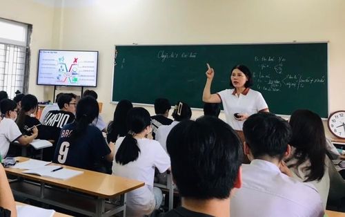Các thầy cô tăng cường ôn tập, củng cố chắc kiến thức cho học sinh của mình.