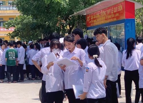 Được ôn luyện tốt, thí sinh tự tin bước vào kỳ thi với tâm thế tự tin.