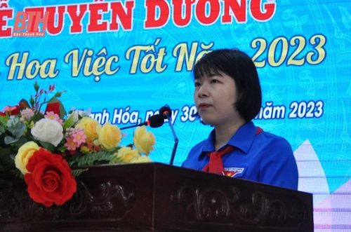 Đồng chí Nguyễn Thị Mai, Phó Bí thư Đoàn khối Cơ quan và Doanh nghiệp tỉnh phát biểu khai mạc