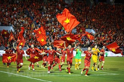 Đội tuyển Nữ Việt Nam sau chiến thắng Đội tuyển Nữ Thái Lan ở trận chung kết Bóng đá Nữ SEA Games 31, giành chiếc huy chương Vàng lần thứ 3 liên tiếp tại đấu trường này. (Ảnh: PV/Vietnam+)