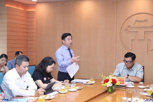Đại biểu Nguyễn Minh Đức (Tổ đại biểu quận Hoàng Mai) thảo luận tại tổ 5.
