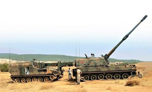 Ankara đã mua công nghệ sản xuất vũ khí này từ Hàn Quốc vào năm 2001. Đến năm 2004, Quân đội Thổ Nhĩ Kỳ đã nhận được lô đầu tiên gồm 8 khẩu pháo tự hành T155 Firtina.