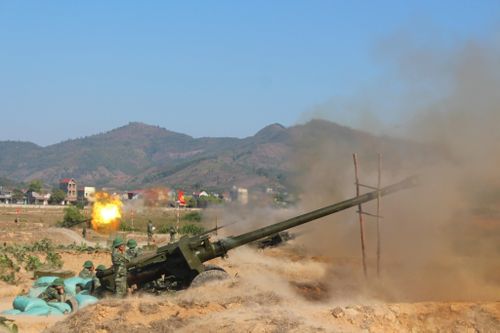 Nhiều năm liền, Lữ đoàn Pháo binh 16 được Bộ Quốc phòng tặng Cờ “Đơn vị huấn luyện giỏi”.