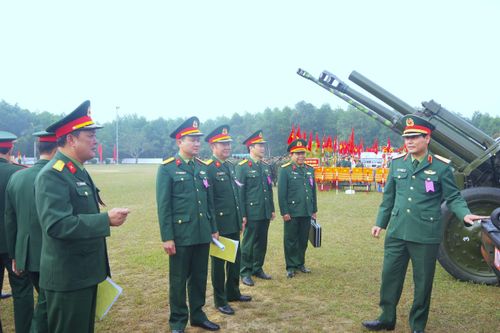 Lãnh đạo Bộ Tham mưu Quân khu 4 kiểm tra công tác chuẩn bị huấn luyện tại Lữ đoàn Pháo binh 16.