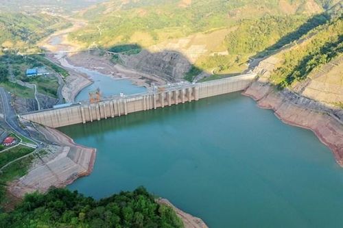 Đầu tư vào năng lượng sạch không chỉ đưa chúng ta đến con đường hướng tới mục tiêu Net Zero, mà còn gia tăng triển vọng tăng trưởng mạnh mẽ và bền vững. (Ảnh: PV/Vietnam+)