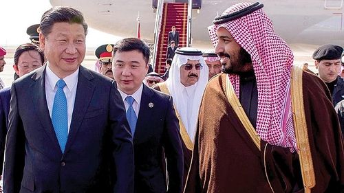 Chủ tịch nước Trung Quốc Tập Cận Bình được Thái tử Mohammad bin Salman của Arập Xêút tiếp đón trong chuyến thăm Ryad của nhà lãnh đạo Trung Quốc năm 2022