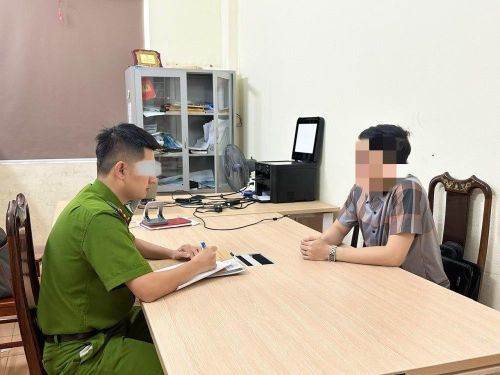 Công an thành phố Hà Tĩnh tiếp nhận trình báo về vụ việc lừa đảo từ anh N.V.T (Ảnh: Công an tỉnh Hà Tĩnh).