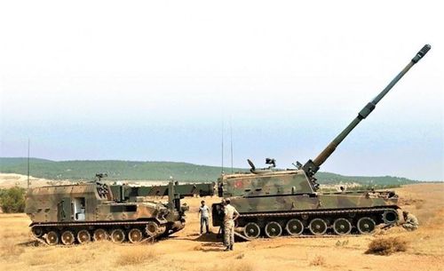 Ankara đã mua công nghệ sản xuất vũ khí này từ Hàn Quốc vào năm 2001. Đến năm 2004, Quân đội Thổ Nhĩ Kỳ đã nhận được lô đầu tiên gồm 8 khẩu pháo tự hành T155 Firtina.