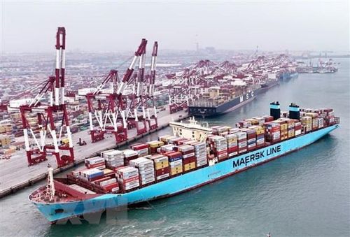 Cảng hàng hóa ở Thanh Đảo, tỉnh Sơn Đông, Trung Quốc. (Ảnh: THX/TTXVN)