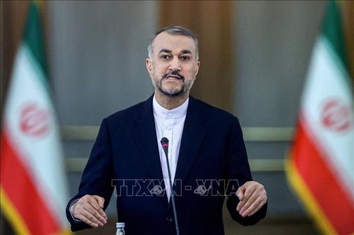 Bộ trưởng Ngoại giao Iran Hossein Amir-Abdollahian phát biểu tại một cuộc họp báo ở Tehran. Ảnh: AFP/TTXVN