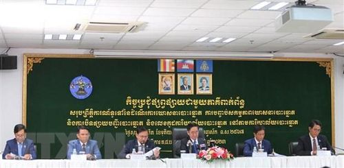 Các quan chức NEC tham dự cuộc gặp. (Ảnh: Hoàng Minh/TTXVN)