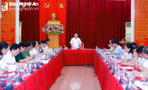 Toàn cảnh phiên họp thường kỳ tháng 7/2023 của Ban Thường vụ Tỉnh ủy Nghệ An. Ảnh: Thành Duy
