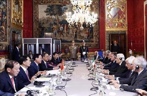 Chủ tịch nước Võ Văn Thưởng và Tổng thống Sergio Mattarella đã trao đổi một số vấn đề quốc tế và khu vực. Ảnh: TTXVN.