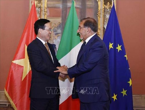 Chủ tịch nước Võ Văn Thưởng và Chủ tịch Thượng viện Italy Ignazio La Russa. Ảnh: TTXVN.
