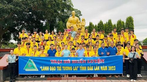 Lễ xuất quân trại hè huấn luyện Lãnh đạo trẻ tương lai tỉnh Đắk Lắk