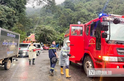 Ngay khi vụ việc xảy ra, Bí thư Tỉnh ủy Lâm Đồng Trần Đức Quận cùng Chủ tịch UBND tỉnh Trần Văn Hiệp và Giám đốc, các Phó Giám đốc Công an tỉnh Lâm Đồng trực tiếp có mặt tại hiện trường chỉ đạo các đơn vị chức năng huy động hơn 300 người cùng nhiều phương tiện triển khai công tác cứu hộ và tìm kiếm cứu nạn.