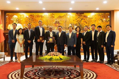 Chủ tịch UBND TP Hà Nội tiếp tân Giám đốc Quốc gia Ngân hàng Phát triển châu Á (ADB) Việt Nam, ông Shantanu Chakraborty.