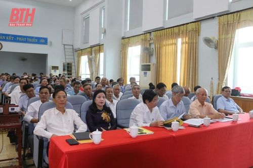 Các đại biểu dự hội nghị.