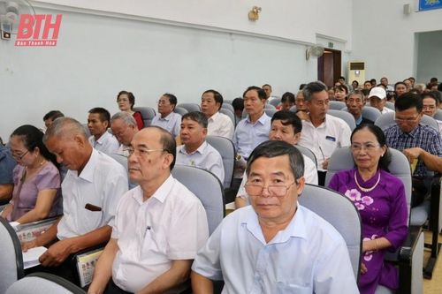 Cán bộ, hội viên NCT dự hội nghị.