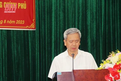 Đồng chí Phan Văn Hùng, Phó Chủ tịch Trung ương Hội NCT Việt Nam phát biểu tại hội nghị.